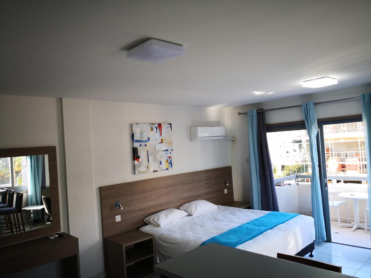 Lobelia Apartments ลิมาซอล ภายนอก รูปภาพ